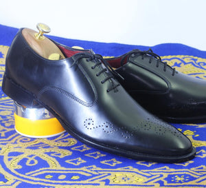 Handmade Men's Black Brogue Toe Leather Shoes, Men Designer Lace Up Dress Shoes - theleathersouq